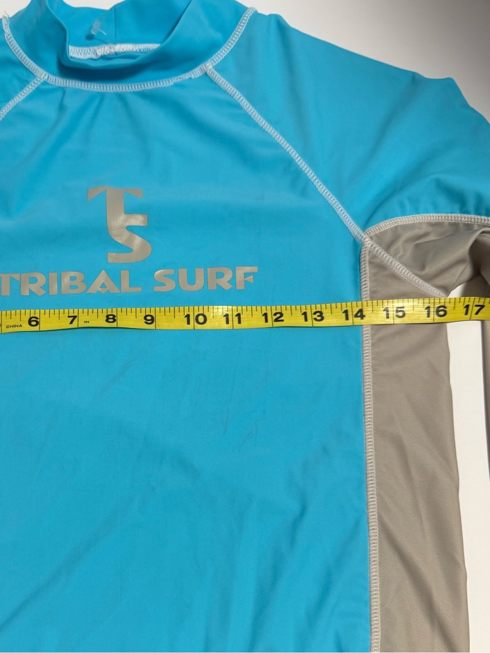 Tribal Surf Men’s Turquoise Colorblock Rash Guard - Picture 4 of 8